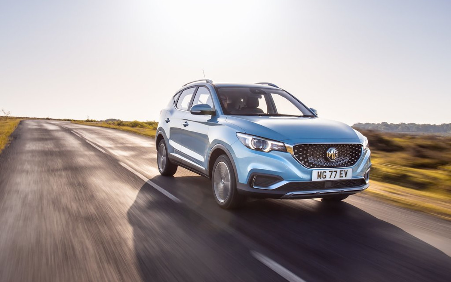 Comparison MG HS Excite 2020 vs MG ZS EV 2020 SUV Drive